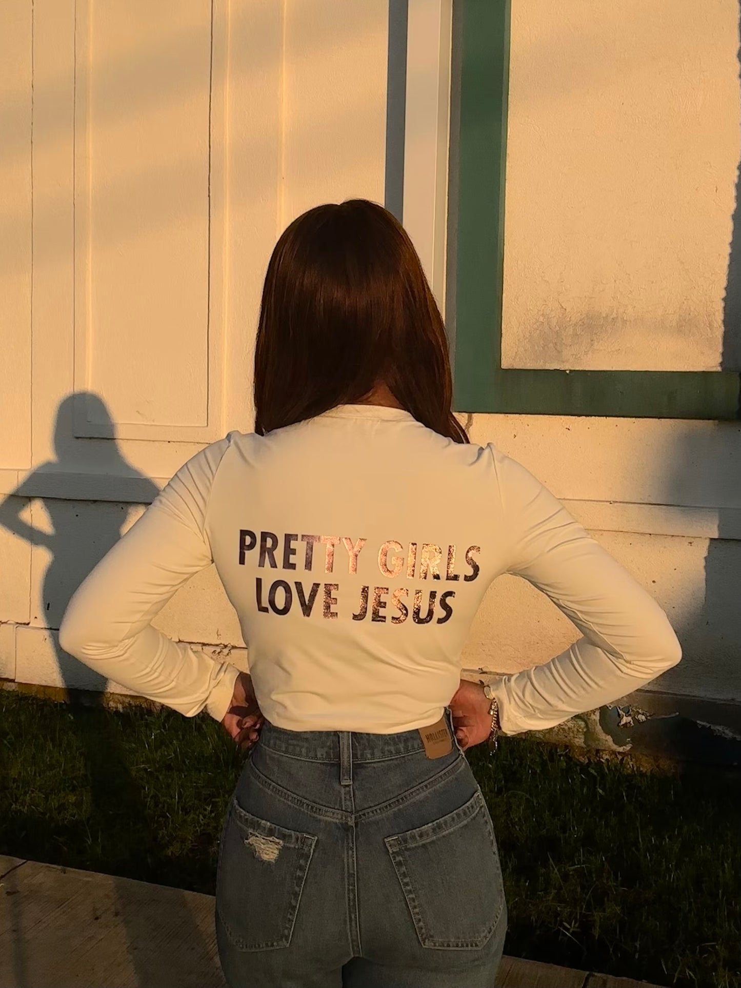 Pretty Girls Love Jesus - Cropped Long Sleeve